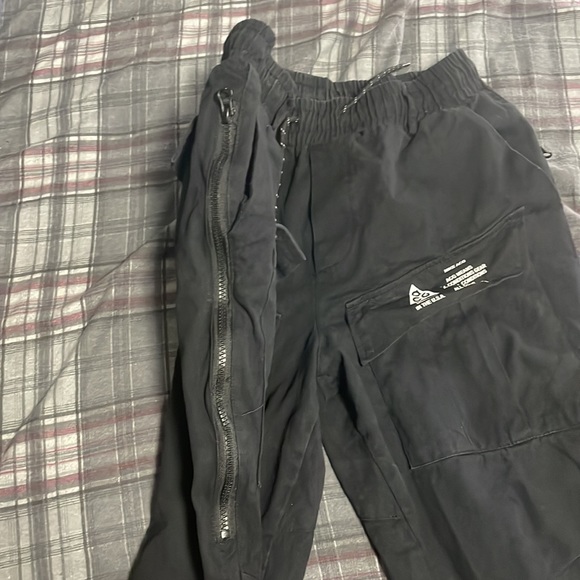 Nike ACG cargo pants - Picture 2 of 4